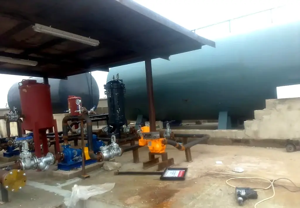 Pumps, filter vessels and pipework being installed in the product bay